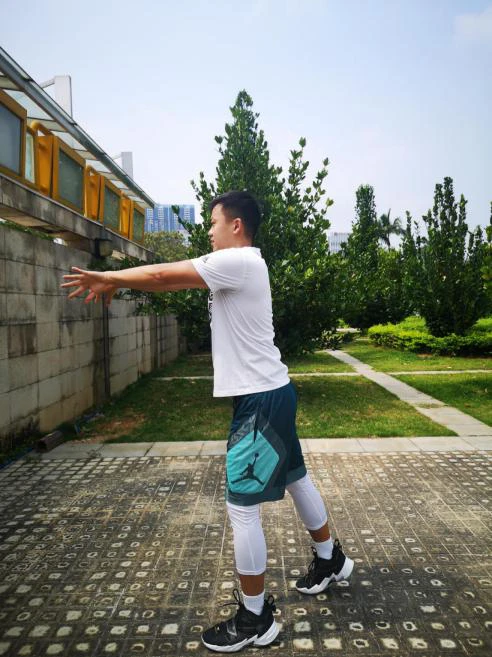 如何使用创新科技设备监测篮球运动员的训练数据_2